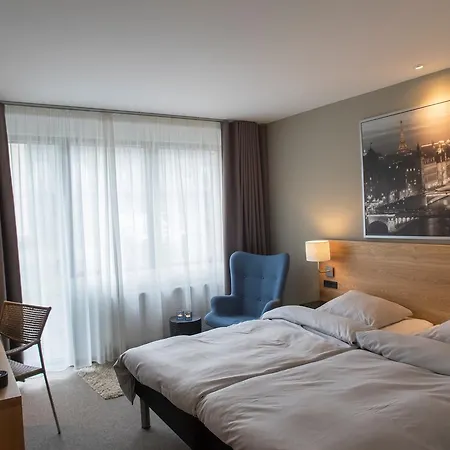 Ξενοδοχείο 6400 3*